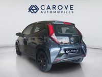 Usado Toyota Aygo X-play 72 CV (52 kW) 2019 Gris / plata Utilitario
