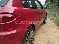 Usado Alfa Romeo 147 105 CV (77 kW) 2006 Rojo Utilitario