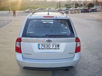 Usado Kia Carens Active 140 CV (102 kW) 2008 Gris / plata Monovolumen