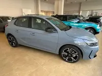 Usado Opel Corsa 110 CV (80 kW) 2025 Gris / plata Utilitario