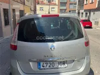 Usado Renault Scénic III Bose Edition 130 CV (95 kW) 2015 Gris / plata Monovolumen