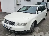 Usado Audi A4 130 CV (95 kW) 2003 Blanco Familiar