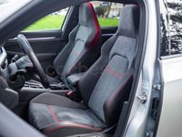 Usado VW Golf VIII GTI Clubsport 301 CV (221 kW) 2022 Gris / plata Berlina