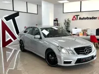 Usado Mercedes E200 Avantgarde 136 CV (100 kW) 2009 Gris / plata Berlina