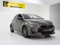 Usado Toyota Yaris Plus 116 CV (85 kW) 2021 Beige Utilitario