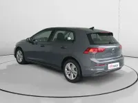 Usado VW Golf VIII Life 110 CV (80 kW) 2024 Gris / plata Berlina