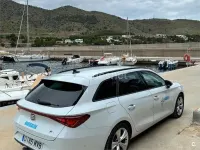 Usado Seat Leon FR 150 CV (110 kW) 2024 Blanco Familiar