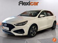 Begagnad Hyundai i30 101 HK (74 kW) 2024 Vit Sedan