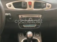 Usado Renault Scenic E-Tech 105 CV (77 kW) 2009 Gris / plata Monovolumen