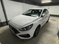 Usado Hyundai i30 110 CV (80 kW) 2021 Blanco Berlina