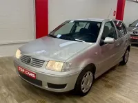 Usado VW Polo Highline 75 CV (55 kW) 2002 Gris / plata Berlina
