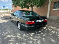 Usado Mercedes E270 Avantgarde 177 CV (130 kW) 2000 Verde Berlina