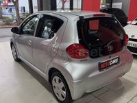 Usado Toyota Aygo 68 CV (50 kW) 2008 Gris / plata Utilitario