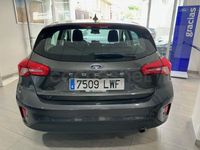Usado Ford Focus Trend 120 CV (88 kW) 2022 Gris / plata Berlina