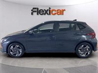 Usado Hyundai i20 101 CV (74 kW) 2021 Gris Utilitario