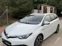 Usado Toyota Auris Hybrid 136 CV (100 kW) 2016 Blanco Familiar