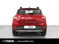 Usado Dacia Sandero Essentiel 101 CV (74 kW) 2023 Rojo Berlina