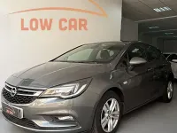 Usado Opel Astra Selective 110 CV (80 kW) 2019 Gris / plata Familiar