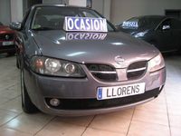 Usado Nissan Almera Tekna 98 CV (72 kW) 2004 Gris / plata Berlina