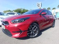Usado Kia Ceed 136 CV (100 kW) 2022 Rojo Utilitario