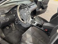 Usado VW Passat Sportline 140 CV (102 kW) 2005 Negro Berlina