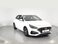 Usado Hyundai i30 120 CV (88 kW) 2022 Blanco Berlina