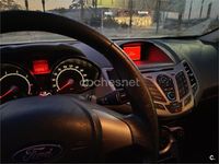 Usado Ford Fiesta Trend 82 CV (60 kW) 2010 Negro Utilitario