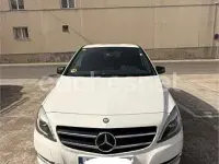 Usado Mercedes B180 109 CV (80 kW) 2012 Blanco Utilitario
