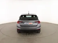 Usado Skoda Fabia 95 CV (69 kW) 2022 Gris Utilitario