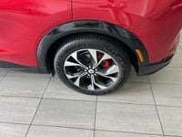 Usado Ford Mustang Mach-E Premium 258 kW (351 CV) 2023 Rojo lucid (metalizado) SUV