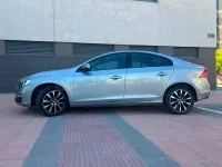 Usado Volvo S60 Momentum 120 CV (88 kW) 2018 Gris / plata Berlina