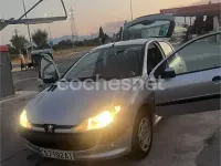 Usado Peugeot 206 90 CV (66 kW) 1999 Gris / plata Utilitario