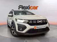 Usado Dacia Jogger Expression 110 CV (80 kW) 2023 Blanco Monovolumen