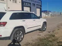 Usado Jeep Grand Cherokee Overland 241 CV (177 kW) 2012 Blanco SUV
