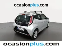 Usado Toyota Aygo X-play 69 CV (50 kW) 2016 Gris plata Utilitario