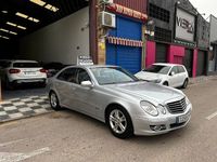 Usado Mercedes E220 Avantgarde 170 CV (125 kW) 2007 Gris / plata Berlina