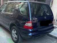 Usado Mercedes ML270 163 CV (119 kW) 2002 Azul SUV