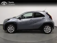 Usado Toyota Aygo X Play 72 CV (52 kW) 2025 Gris / plata SUV