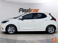 Usado Toyota Yaris Hybrid Active 116 CV (85 kW) 2021 Blanco