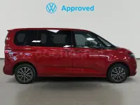 Usado VW Multivan Life 150 CV (110 kW) 2025 Rojo Monovolumen