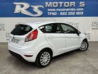 Usado Ford Fiesta Trend 82 CV (60 kW) 2015 Blanco Utilitario