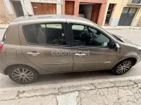 Usado Renault Clio II 85 CV (62 kW) 2010 Gris / plata Berlina