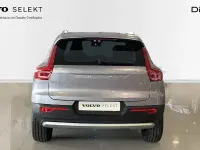 Usado Volvo XC40 Plus 163 CV (119 kW) 2024 Gris / plata SUV