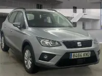 Usado Seat Arona Ecomotive 95 CV (69 kW) 2018 Gris / plata SUV