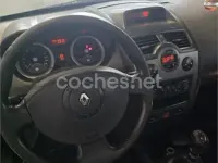 Usado Renault Mégane Dynamique 120 CV (88 kW) 2006 Negro Berlina