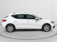 Usado Seat Leon Style 130 CV (95 kW) 2022 Blanco Berlina