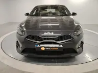 Usado Kia Ceed Style 100 CV (73 kW) 2025 Negro Utilitario