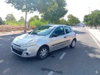 Usado Renault Clio IV Business 90 CV (66 kW) 2012 Gris / plata Berlina