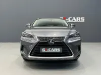 Usado Lexus NX300h Business Edition 197 CV (144 kW) 2018 Gris / plata SUV
