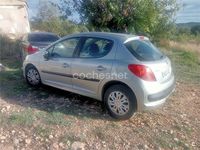 Usado Peugeot 207 70 CV (51 kW) 2008 Gris / plata Berlina